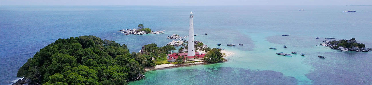 Lengkuas Island’s historic lighthouse (Sumatra)